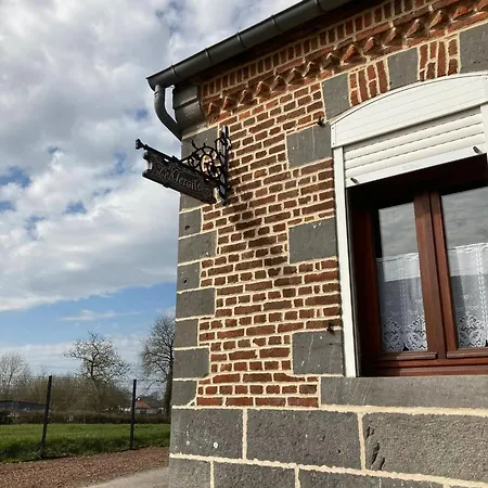 Maison Charmante à Avec Terrasse Accueillante Casa de Férias *