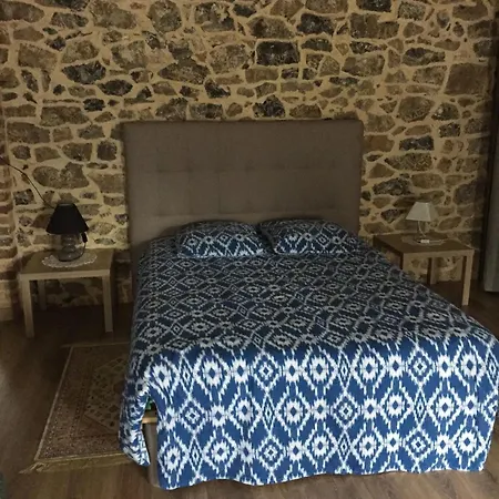 Casa de Férias Maison Charmante à Avec Terrasse Accueillante