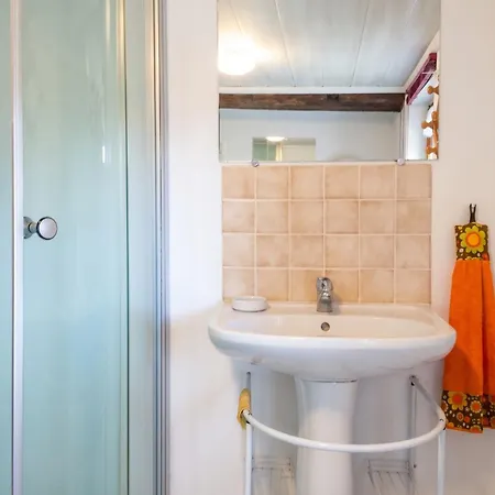 Maison Charmante A Avec Terrasse Accueillante