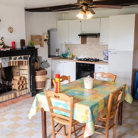 Maison Charmante A Avec Terrasse Accueillante Clairfayts
