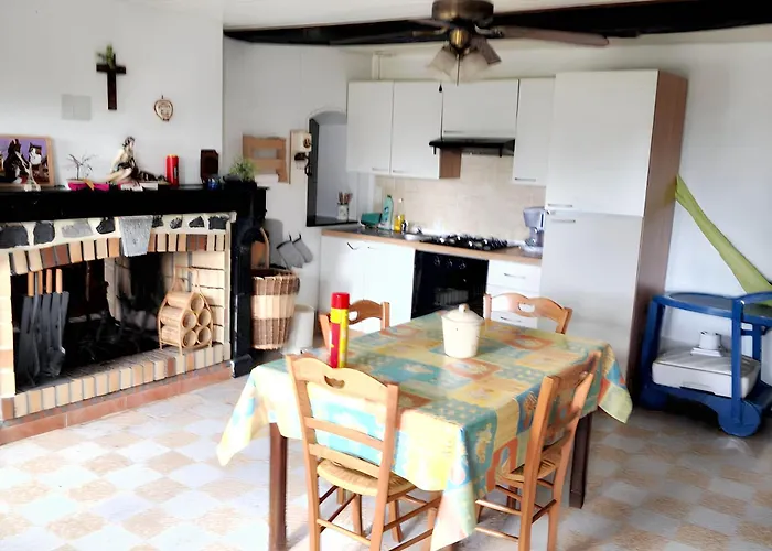 Maison Charmante A Avec Terrasse Accueillante *